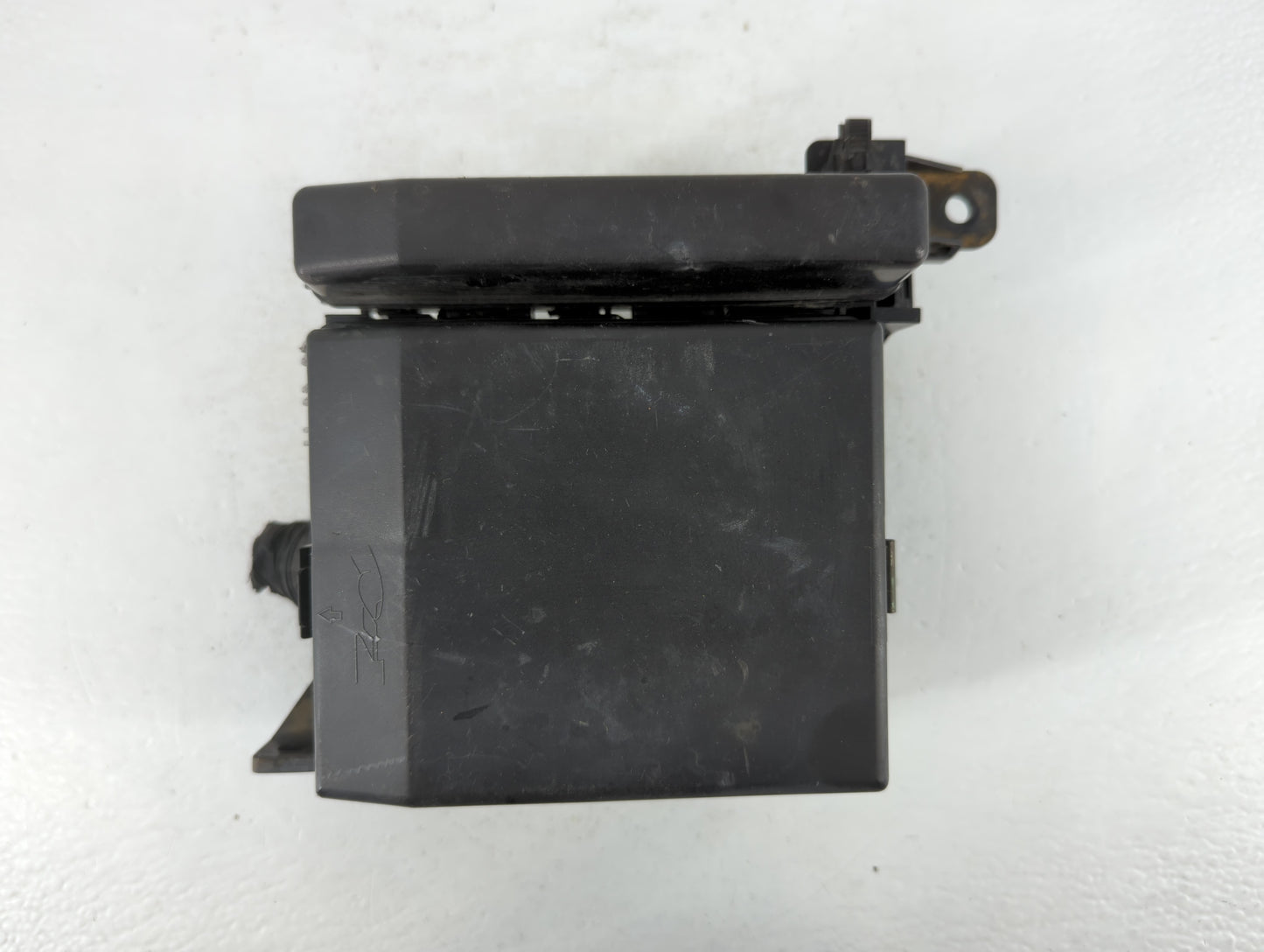 2005 Mitsubishi Galant Fusebox Fuse Box Panel Relay Module P/N:40220-0073 Fits OEM Used Auto Parts - Oemusedautoparts1.com