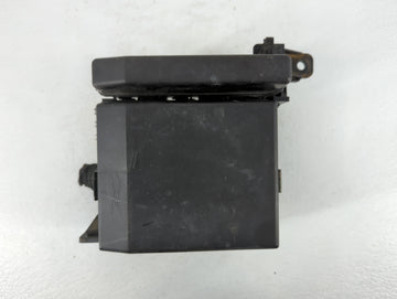 2005 Mitsubishi Galant Fusebox Fuse Box Panel Relay Module P/N:40220-0073 Fits OEM Used Auto Parts - Oemusedautoparts1.com