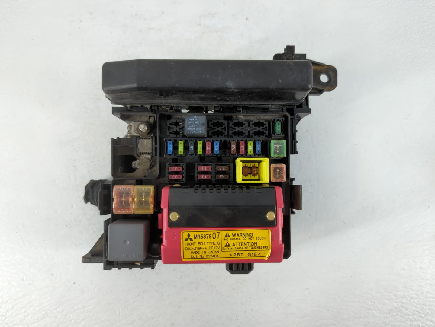 2005 Mitsubishi Galant Fusebox Fuse Box Panel Relay Module P/N:40220-0073 Fits OEM Used Auto Parts - Oemusedautoparts1.com