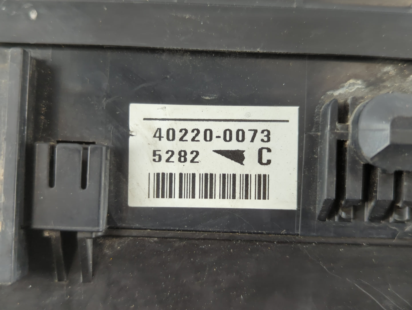 2005 Mitsubishi Galant Fusebox Fuse Box Panel Relay Module P/N:40220-0073 Fits OEM Used Auto Parts - Oemusedautoparts1.com