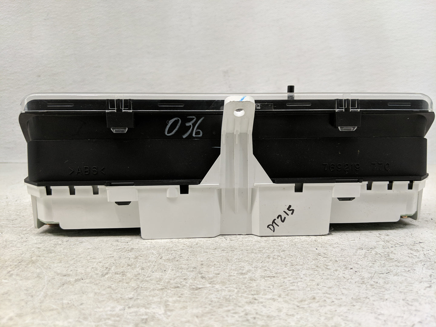 2005-2007 Mitsubishi Lancer Instrument Cluster Speedometer Gauges P/N:8100A036 Fits Fits 2005 2006 2007 OEM Used Auto Parts 