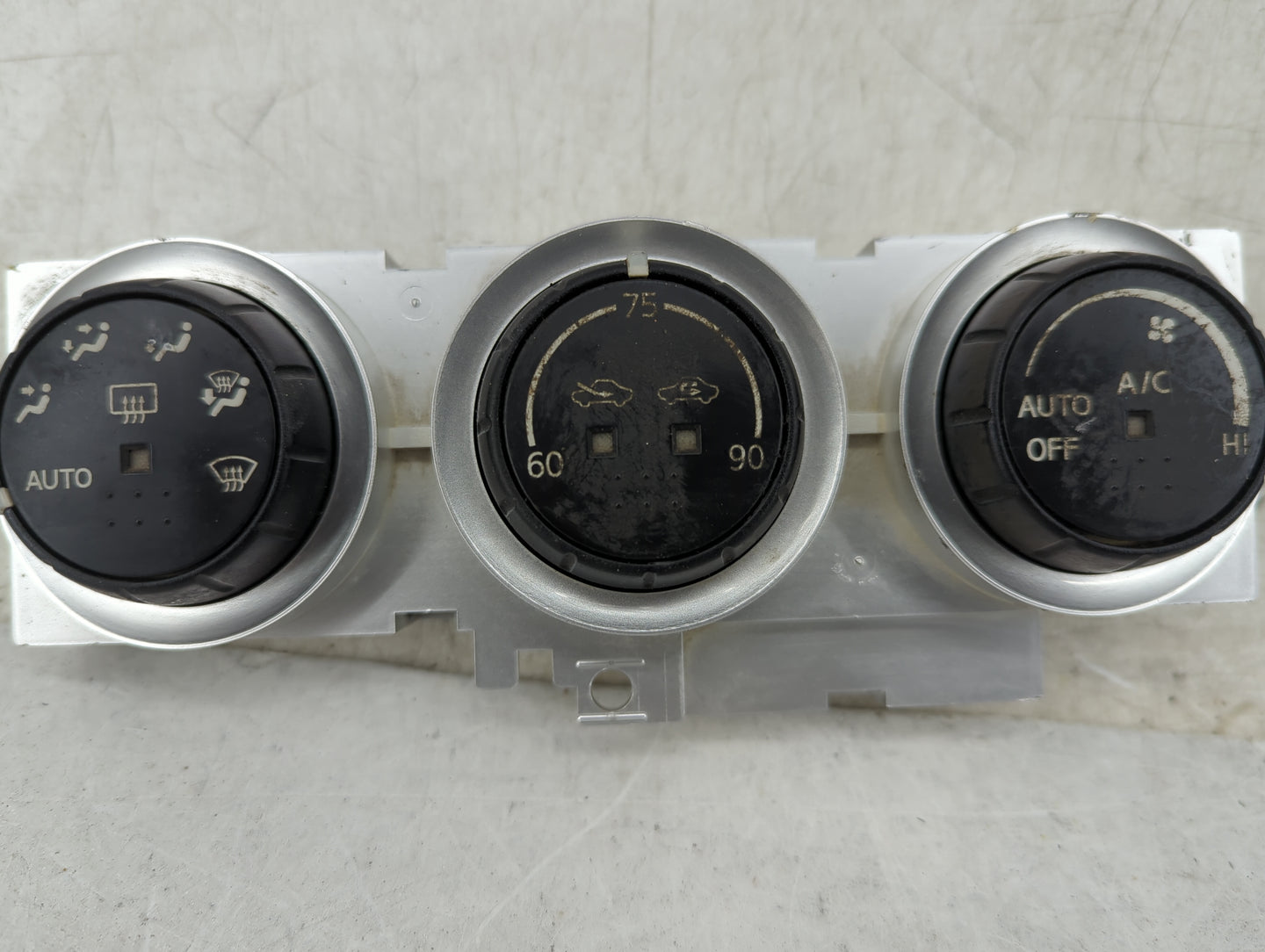 2005 Nissan 350z Climate Control Module Temperature AC/Heater Replacement P/N:96941 CF002 Fits OEM Used Auto Parts - Oemused