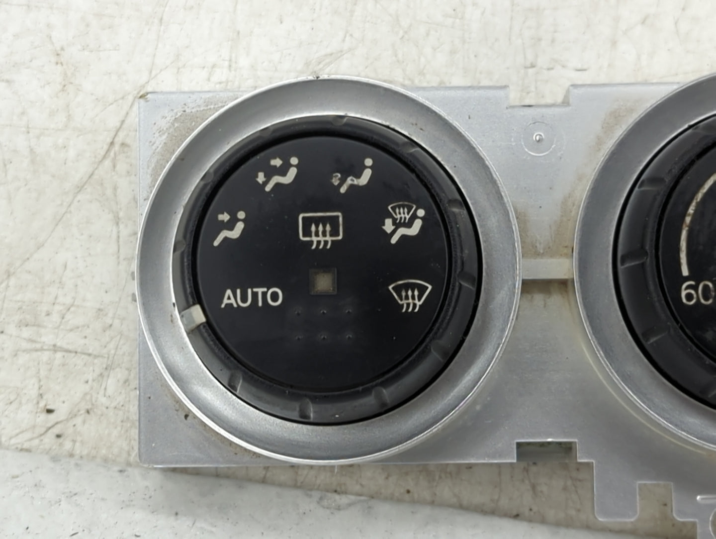 2005 Nissan 350z Climate Control Module Temperature AC/Heater Replacement P/N:96941 CF002 Fits OEM Used Auto Parts - Oemused