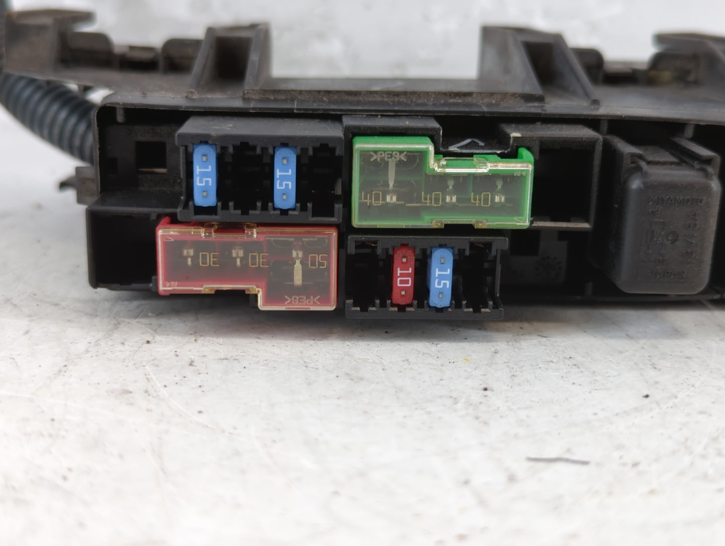 2002-2006 Nissan Altima Fusebox Fuse Box Panel Relay Module P/N:24382 8J011 Fits Fits 2002 2003 2004 2005 2006 OEM Used Auto