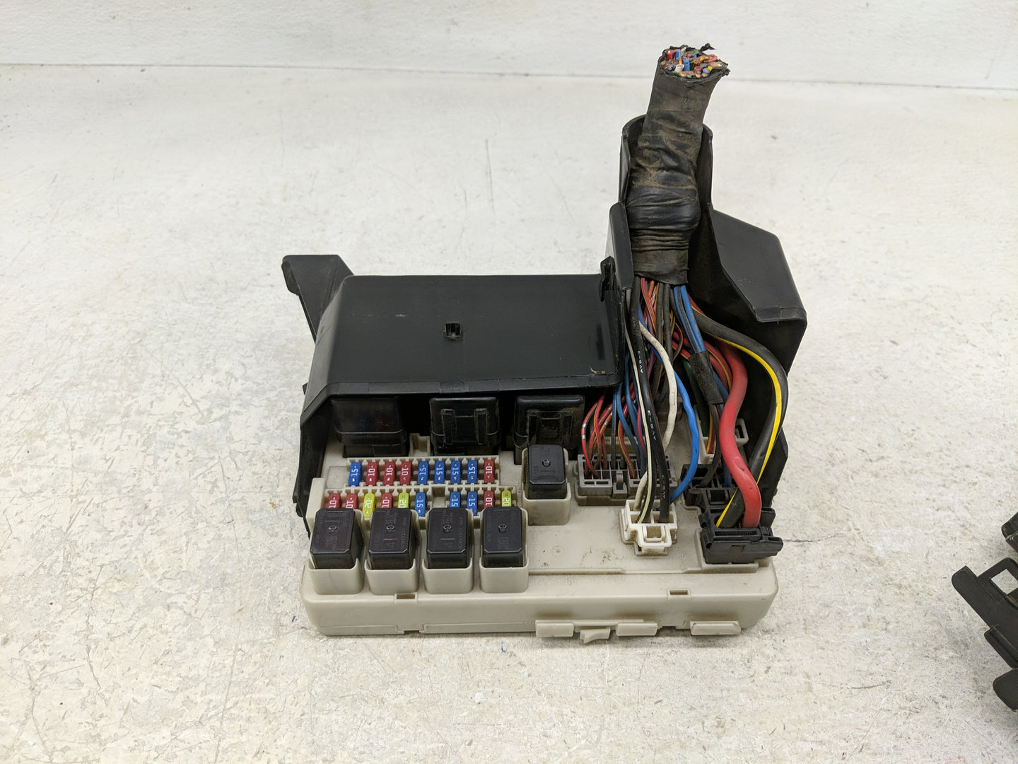 2002-2006 Nissan Altima Fusebox Fuse Box Panel Relay Module P/N:284B9 ZY000 7154-7082-30 Fits Fits 2002 2003 2004 2005 2006 