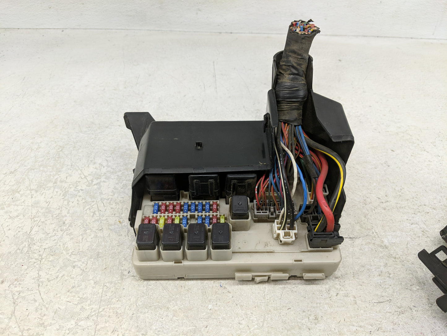 2002-2006 Nissan Altima Fusebox Fuse Box Panel Relay Module P/N:284B9 ZY000 7154-7082-30 Fits Fits 2002 2003 2004 2005 2006 