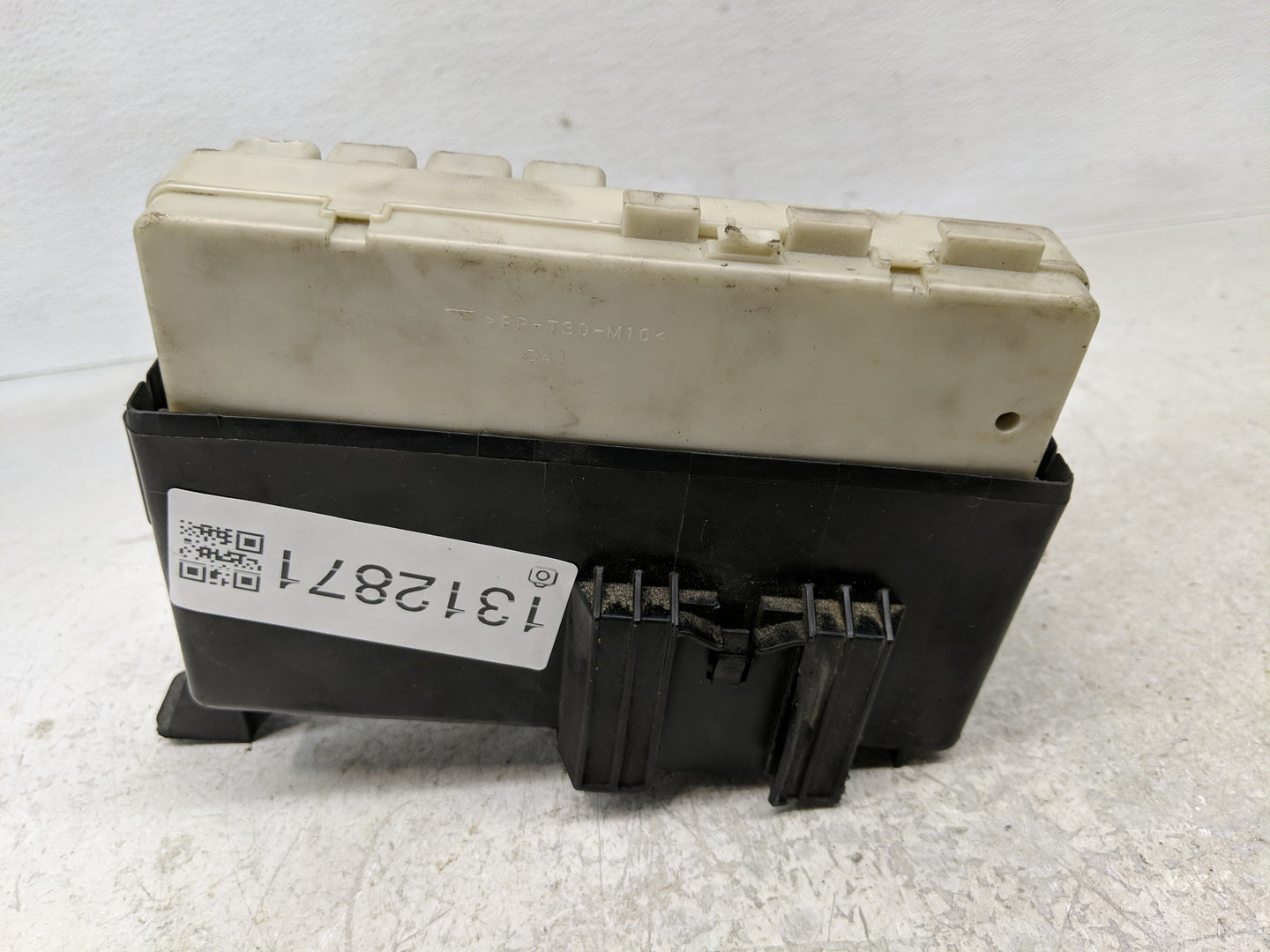 2002-2006 Nissan Altima Fusebox Fuse Box Panel Relay Module P/N:7154-7082-30 284B9 7Y000 Fits Fits 2002 2003 2004 2005 2006 