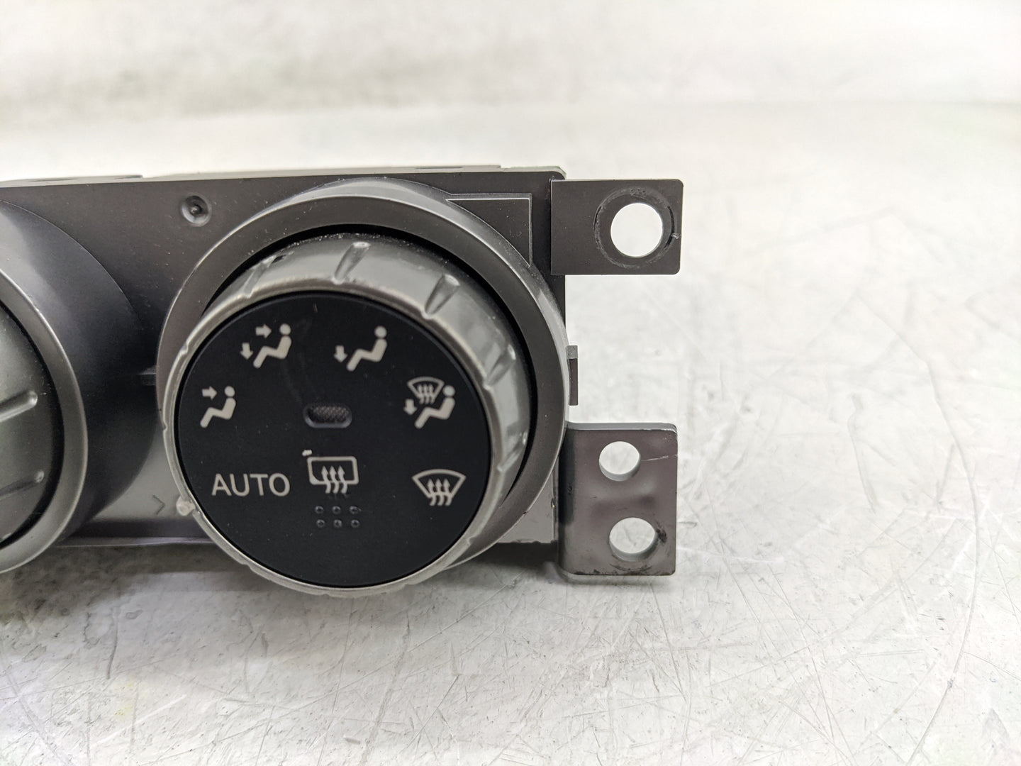 2005-2006 Nissan Altima Climate Control Module Temperature AC/Heater Replacement P/N:27500 ZB100 Fits Fits 2005 2006 OEM Use