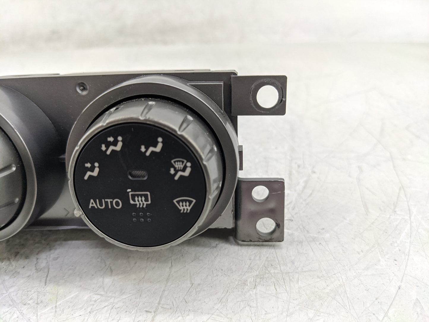 2005-2006 Nissan Altima Climate Control Module Temperature AC/Heater Replacement P/N:27500 ZB100 Fits Fits 2005 2006 OEM Use