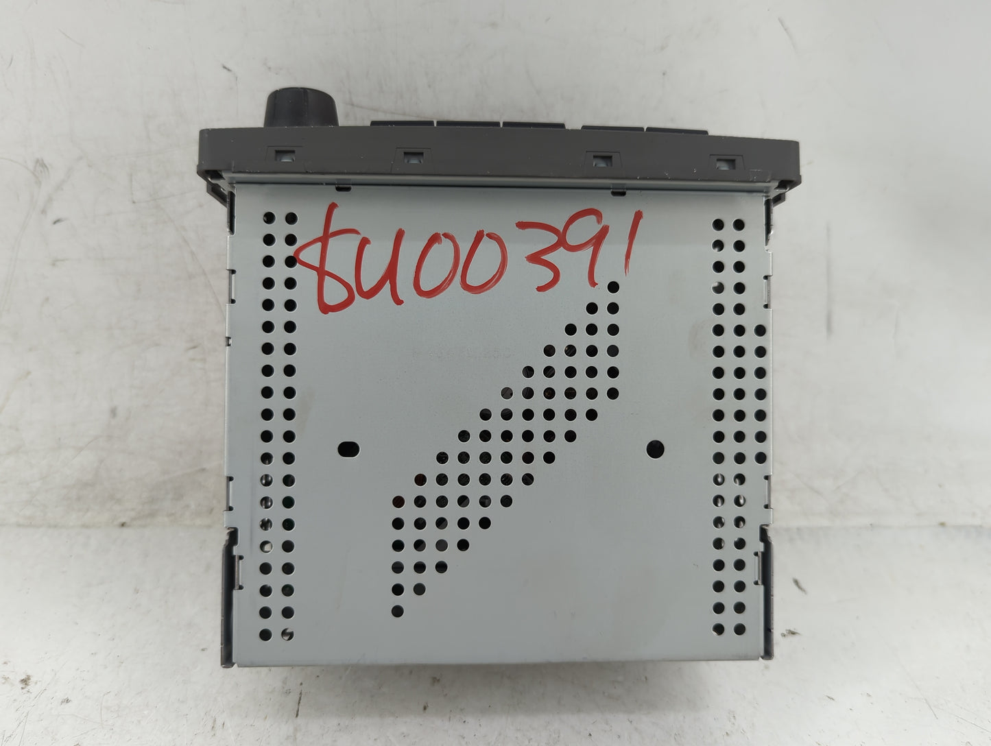 2005-2006 Nissan Altima Radio AM FM Cd Player Receiver Replacement P/N:28185 ZB000 Fits Fits 2005 2006 OEM Used Auto Parts -