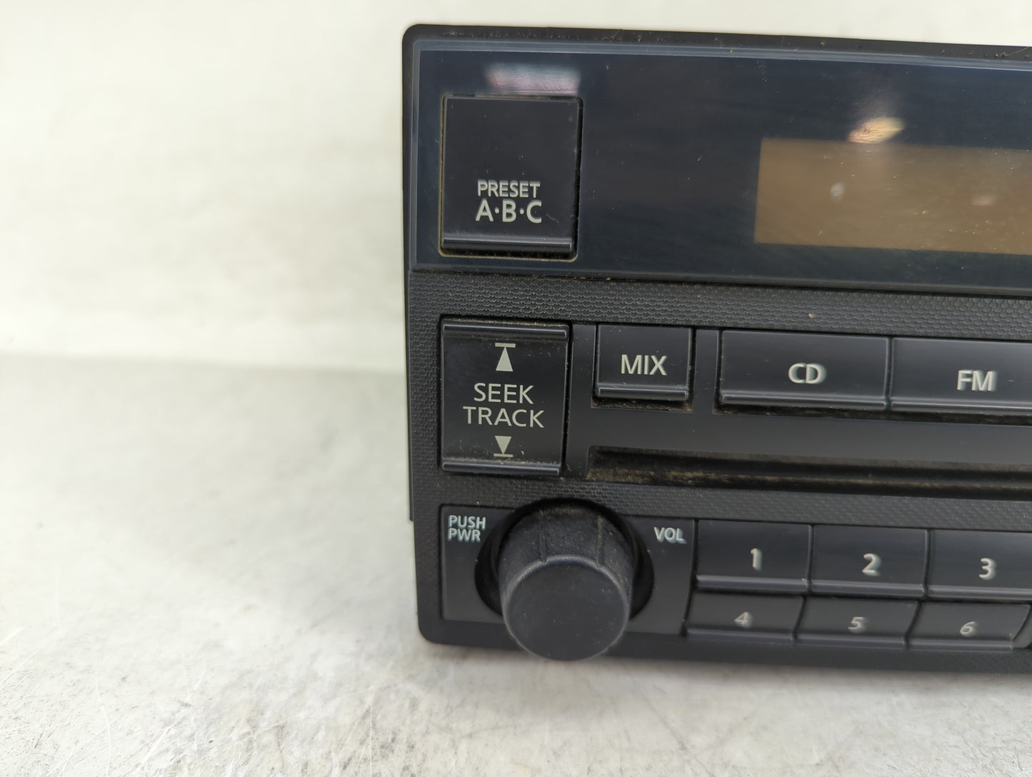 2005-2006 Nissan Altima Radio AM FM Cd Player Receiver Replacement P/N:28185Z5003 Fits Fits 2005 2006 OEM Used Auto Parts - 