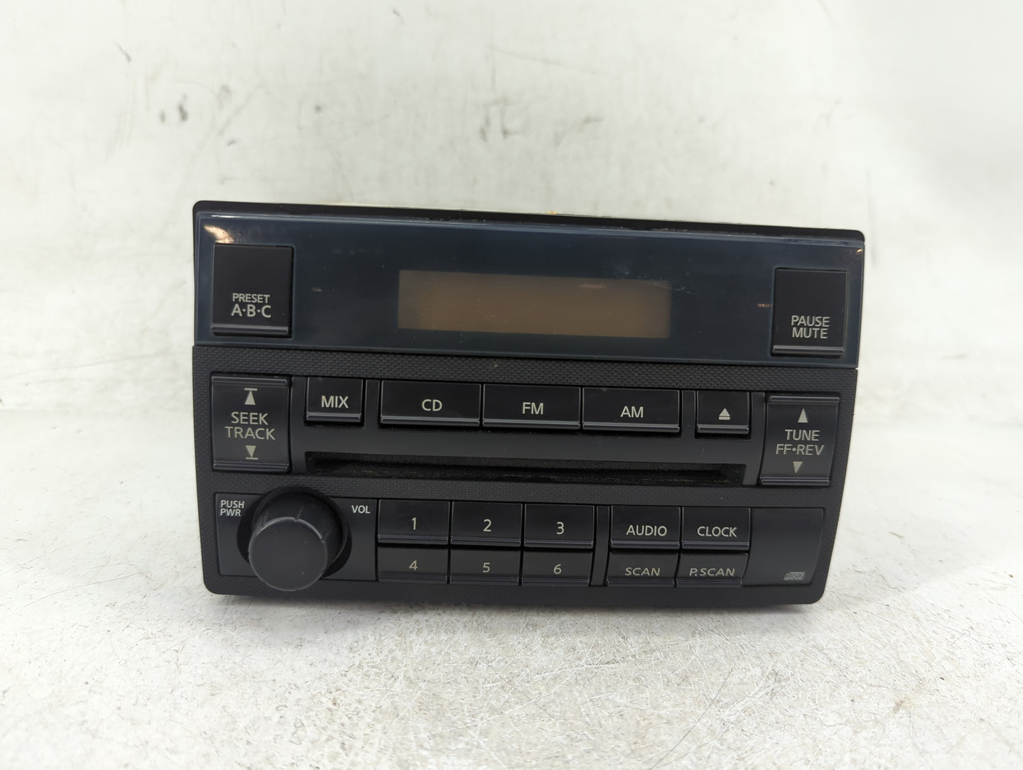 2005-2006 Nissan Altima Radio AM FM Cd Player Receiver Replacement P/N:28185-ZB00B Fits Fits 2005 2006 OEM Used Auto Parts -