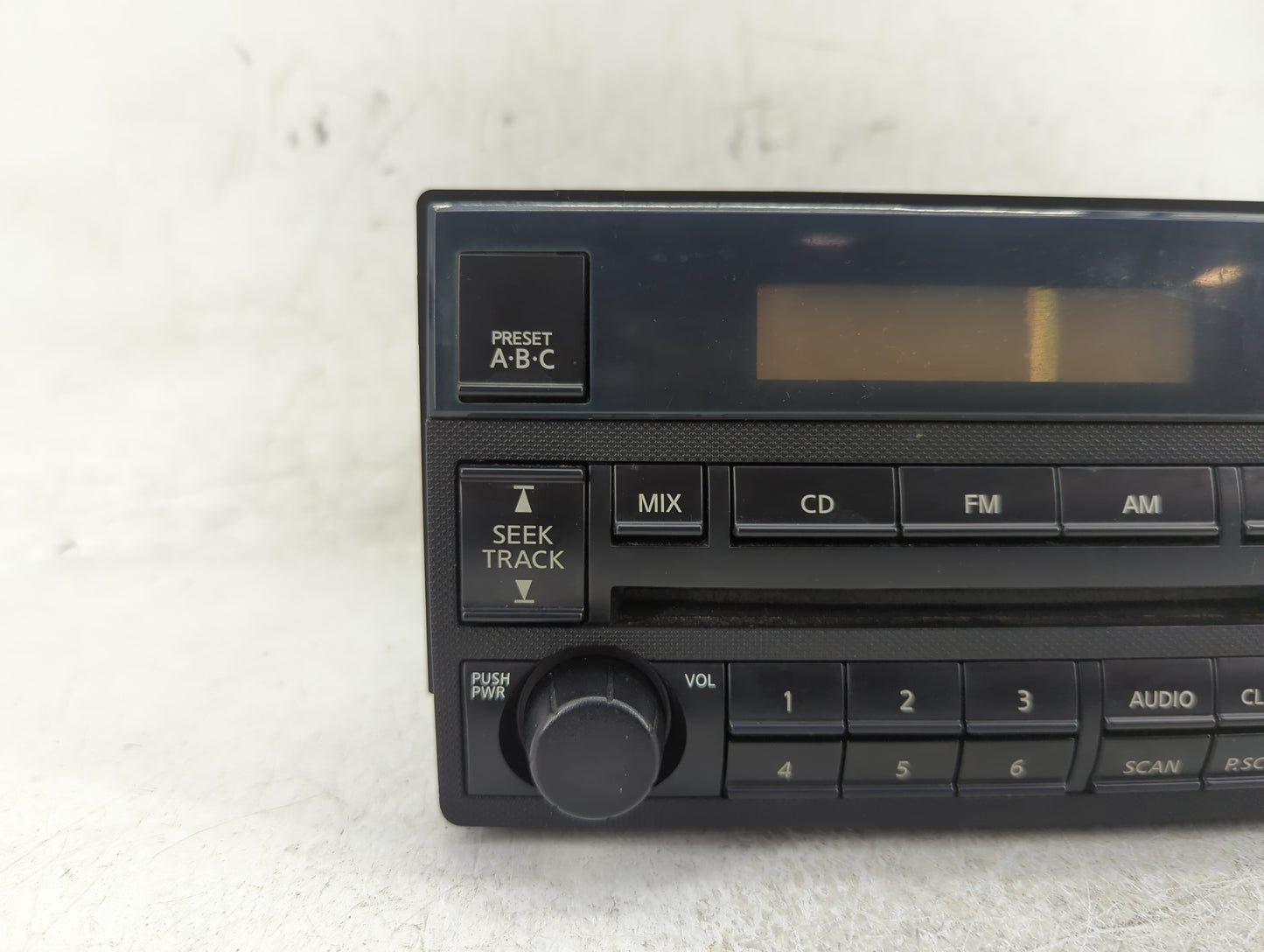 2005-2006 Nissan Altima Radio AM FM Cd Player Receiver Replacement P/N:28185-ZB00B Fits Fits 2005 2006 OEM Used Auto Parts -