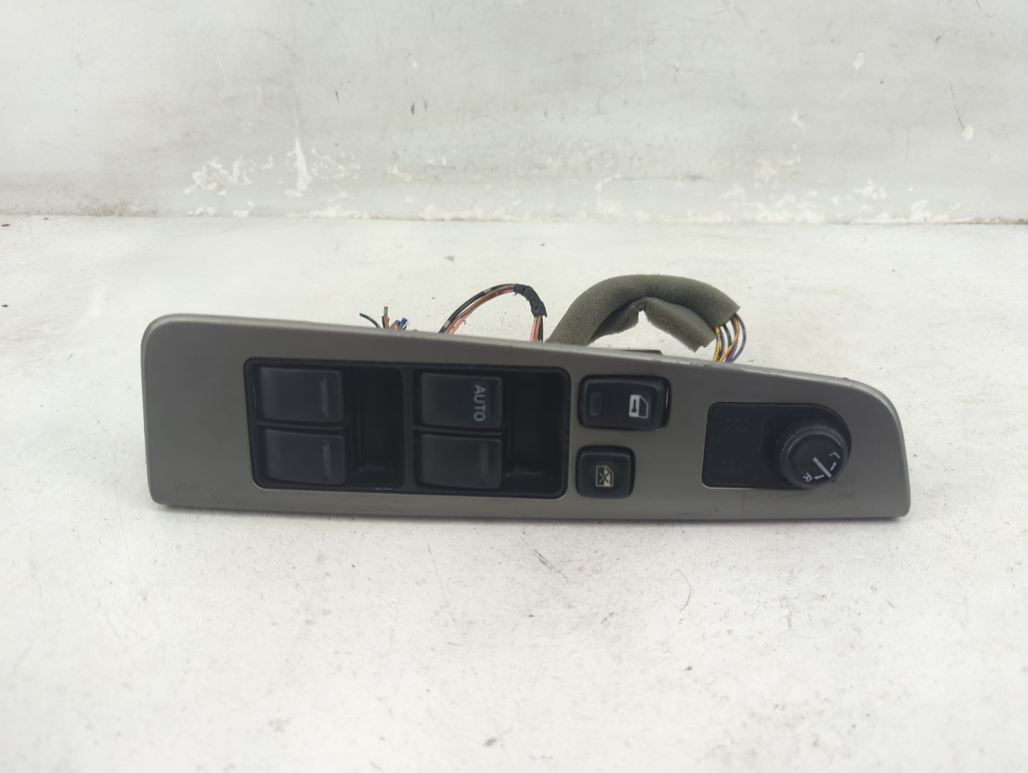 2002-2006 Nissan Altima Master Power Window Switch Replacement Driver Side Left P/N:25401 8J005 Fits OEM Used Auto Parts - O