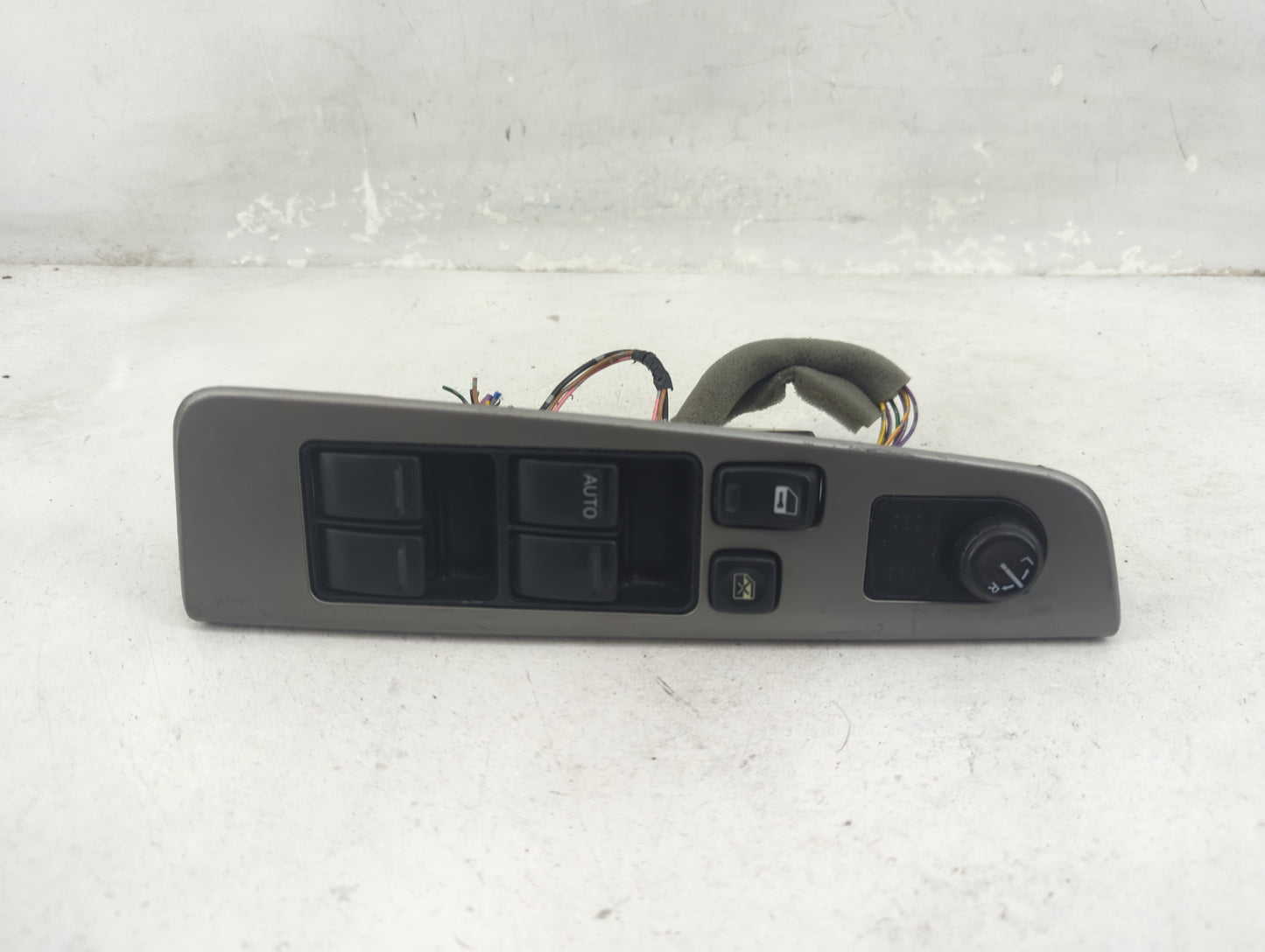 2002-2006 Nissan Altima Master Power Window Switch Replacement Driver Side Left P/N:25401 8J005 Fits OEM Used Auto Parts - O