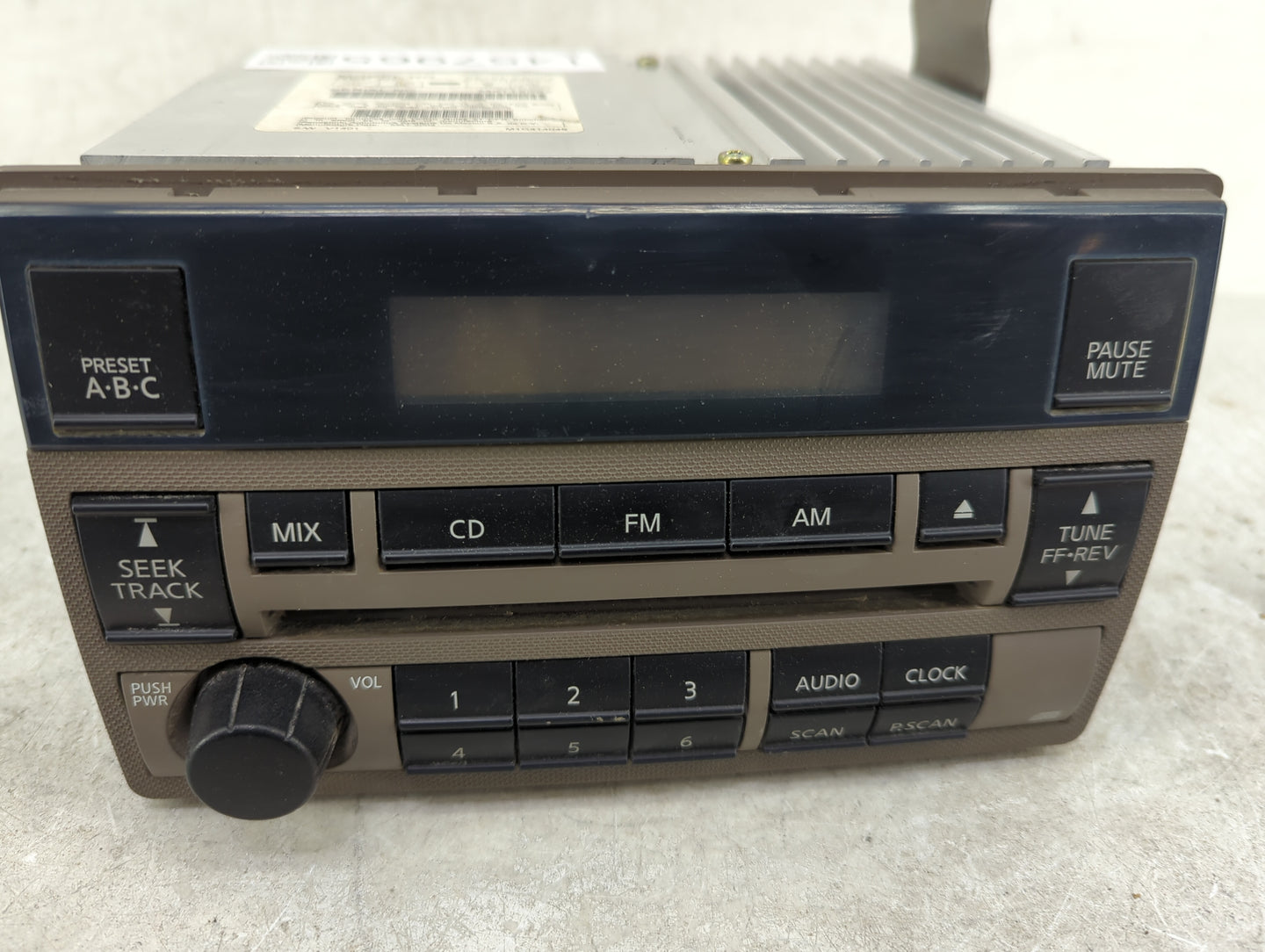 2005-2006 Nissan Altima Radio AM FM Cd Player Receiver Replacement P/N:28185 ZB002 CQ-JN2364X Fits Fits 2005 2006 OEM Used A