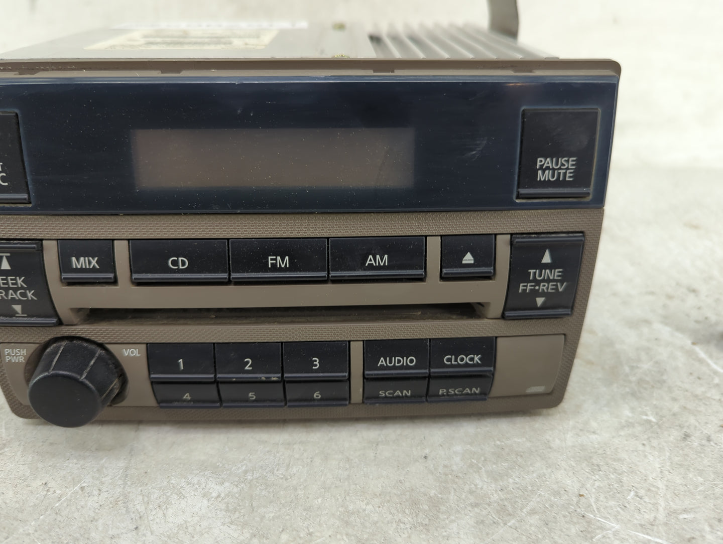 2005-2006 Nissan Altima Radio AM FM Cd Player Receiver Replacement P/N:28185 ZB002 CQ-JN2364X Fits Fits 2005 2006 OEM Used A