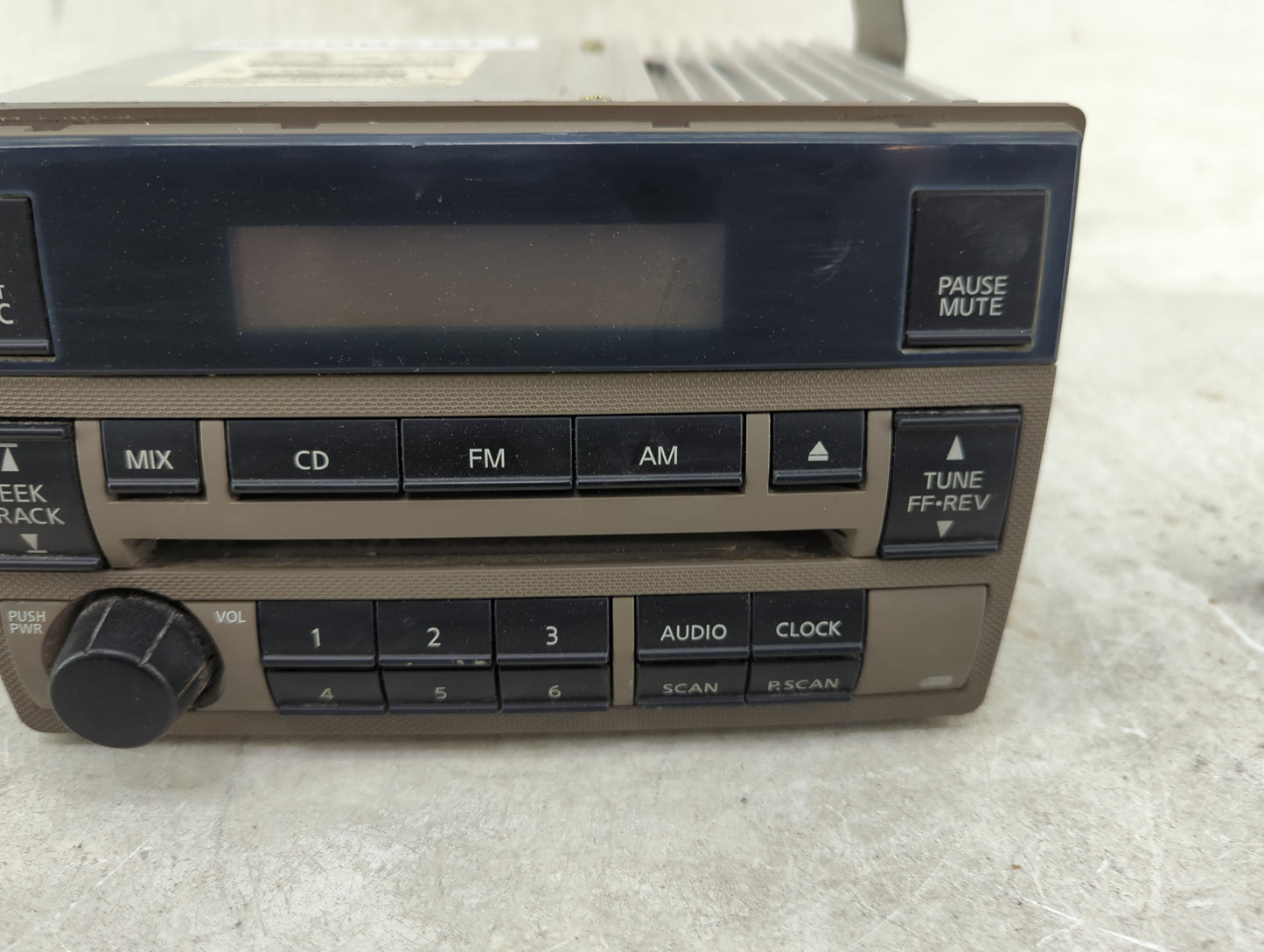2005-2006 Nissan Altima Radio AM FM Cd Player Receiver Replacement P/N:28185 ZB002 CQ-JN2364X Fits Fits 2005 2006 OEM Used A