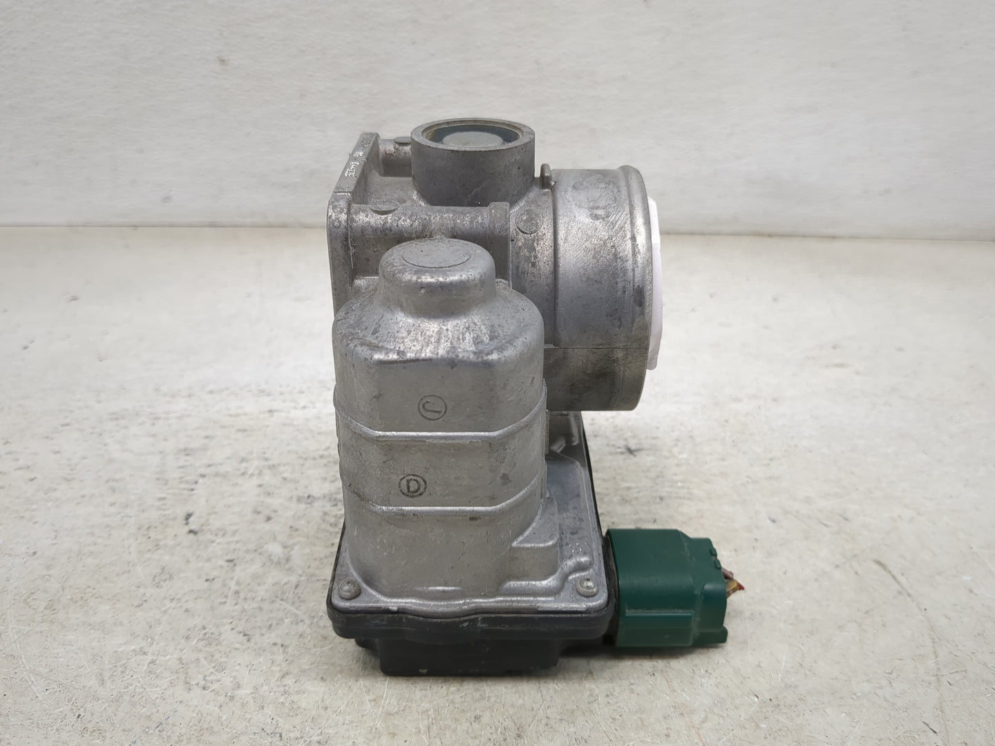 2002-2006 Nissan Altima Throttle Body Fits Fits 2002 2003 2004 2005 2006 OEM Used Auto Parts - Oemusedautoparts1.com