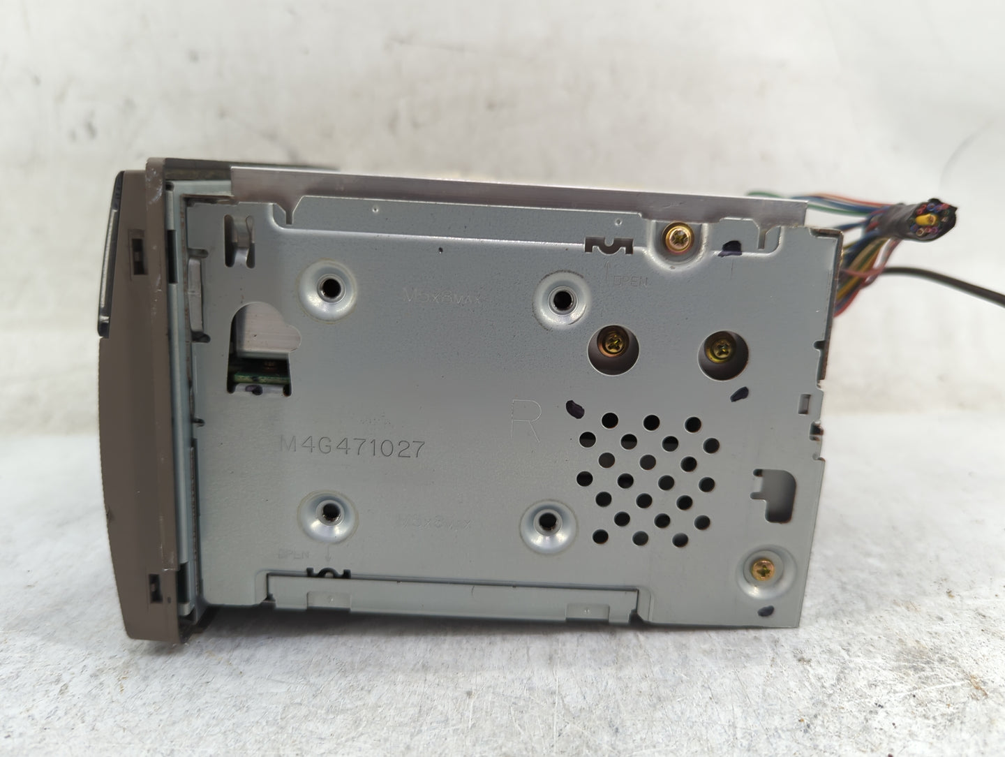 2005-2006 Nissan Altima Radio AM FM Cd Player Receiver Replacement P/N:28185 ZB10C CQ-JN2465X Fits Fits 2005 2006 OEM Used A