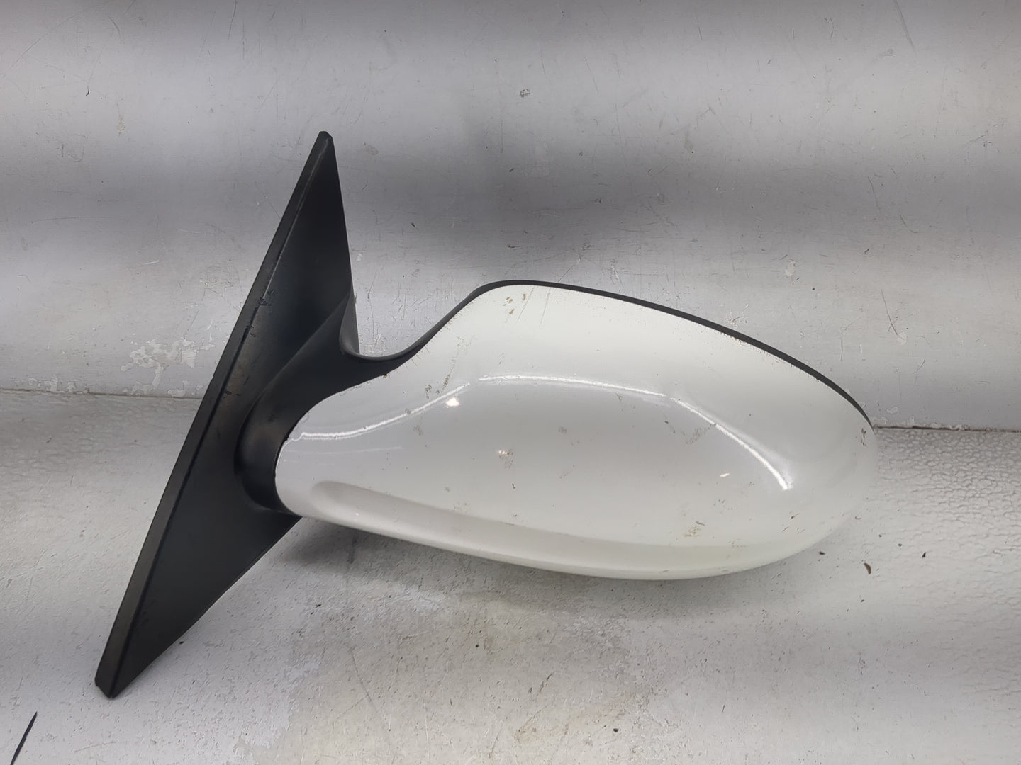 2005-2006 Nissan Altima Driver Side View Mirror - Left Door Mirror OEM Used - Oemusedautoparts1.com