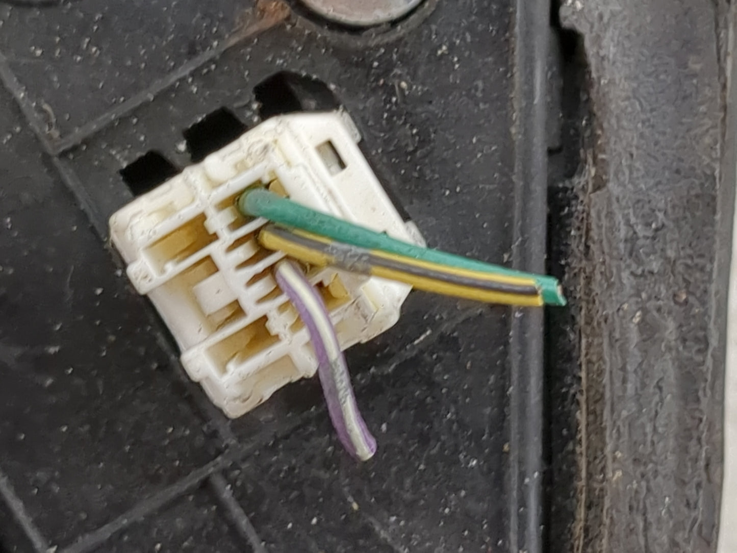 2005-2006 Nissan Altima Passenger Side View Mirror - Right Door Mirror OEM Used - Oemusedautoparts1.com