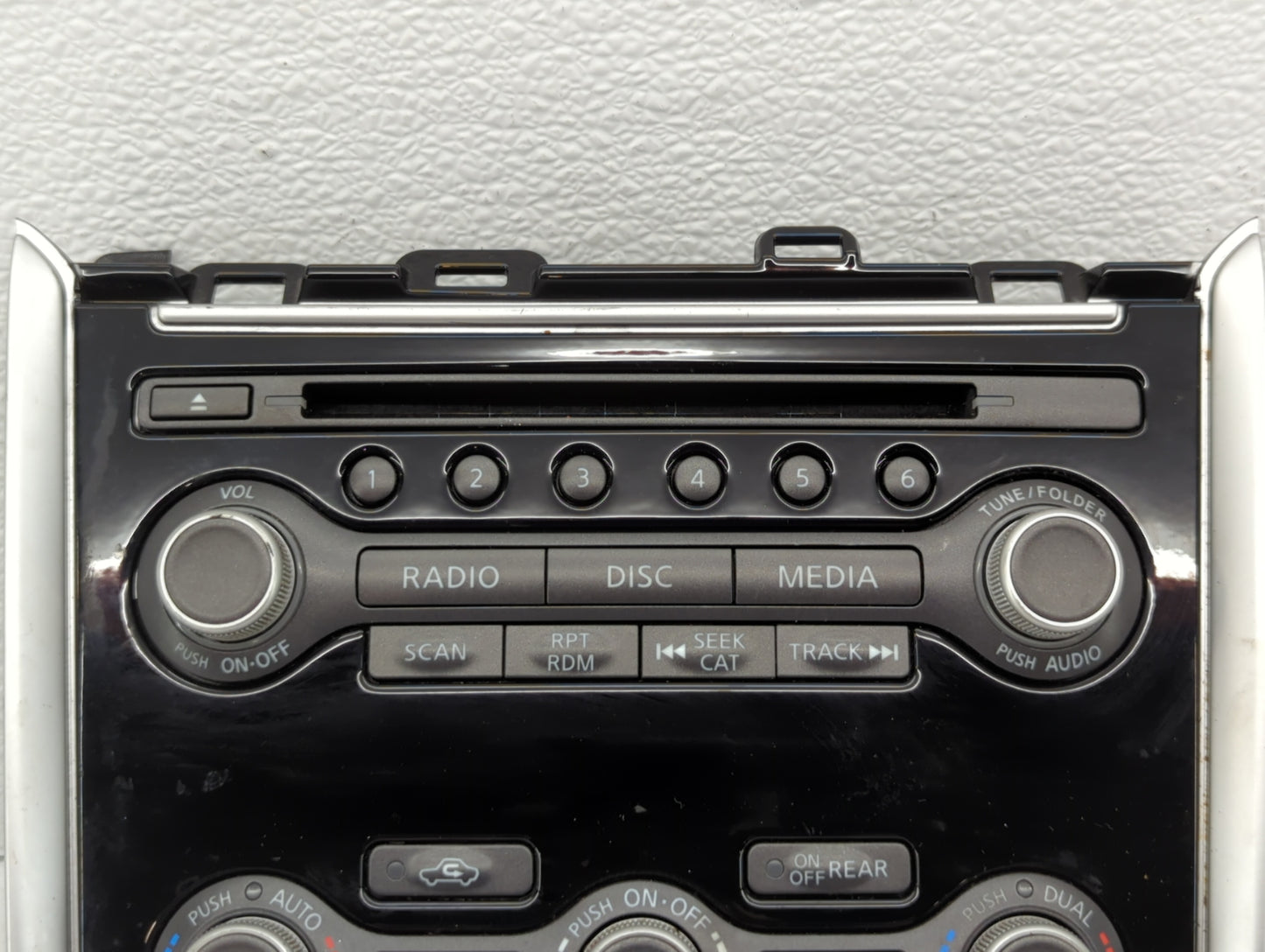 2005-2006 Nissan Altima Radio Control Panel - Oemusedautoparts1.com