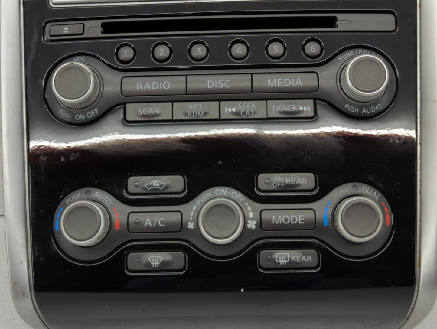 2005-2006 Nissan Altima Radio Control Panel - Oemusedautoparts1.com