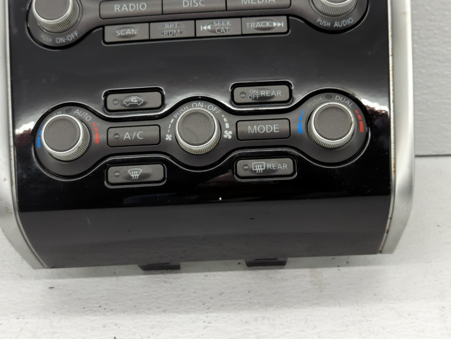 2005-2006 Nissan Altima Radio Control Panel - Oemusedautoparts1.com