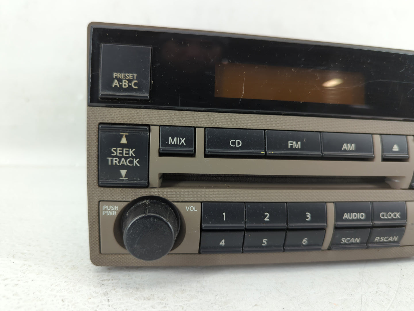 2005-2006 Nissan Altima Radio AM FM Cd Player Receiver Replacement P/N:28185 ZB00C Fits Fits 2005 2006 OEM Used Auto Parts -