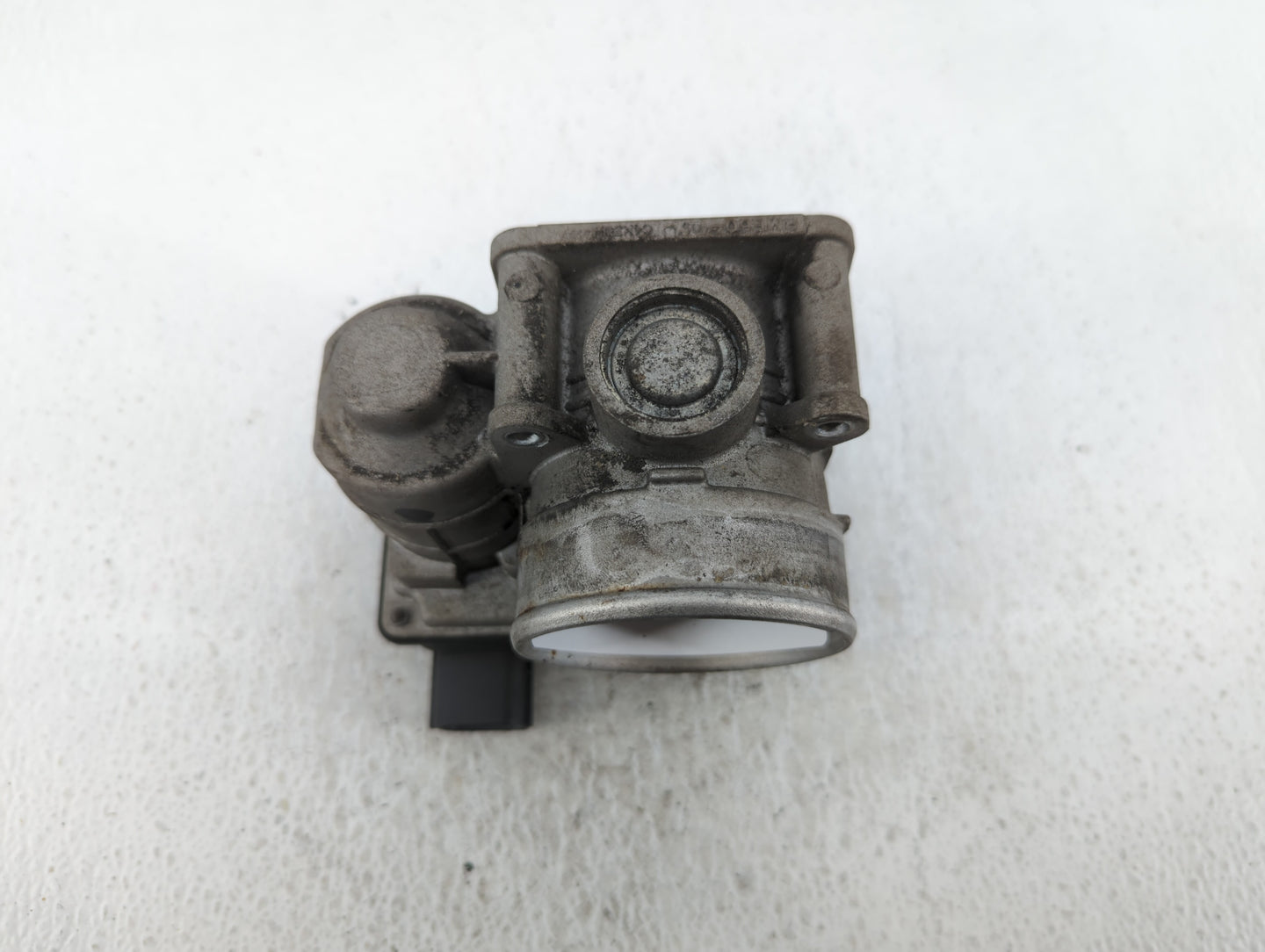 2002-2006 Nissan Altima Throttle Body P/N:RME60-06 Fits Fits 2002 2003 2004 2005 2006 OEM Used Auto Parts - Oemusedautoparts