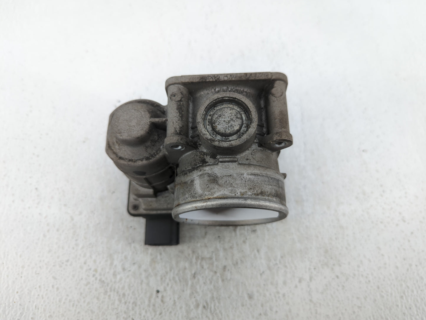 2002-2006 Nissan Altima Throttle Body P/N:RME60-06 Fits Fits 2002 2003 2004 2005 2006 OEM Used Auto Parts - Oemusedautoparts