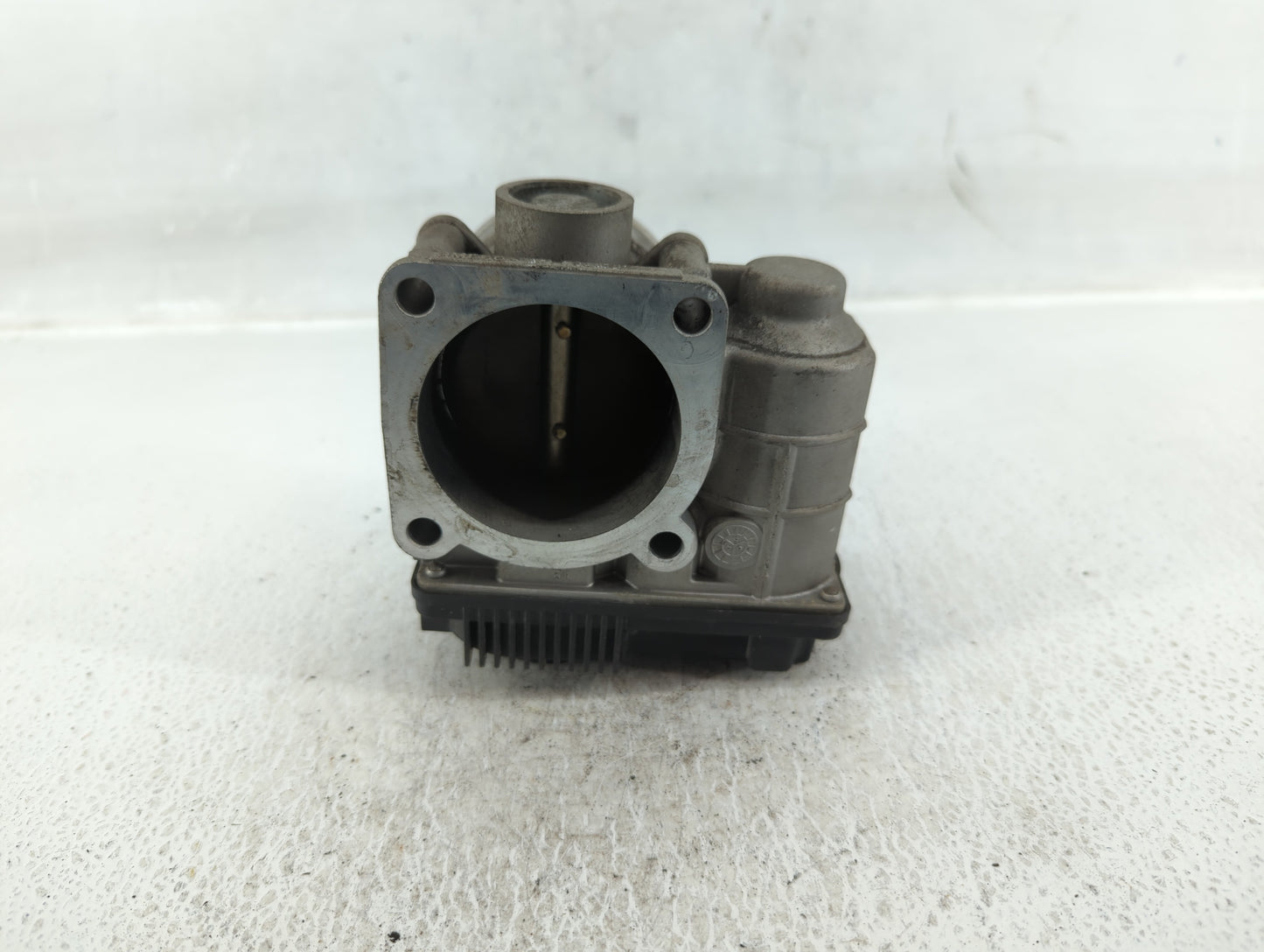 2002-2006 Nissan Altima Throttle Body P/N:RME60-06 Fits Fits 2002 2003 2004 2005 2006 OEM Used Auto Parts - Oemusedautoparts