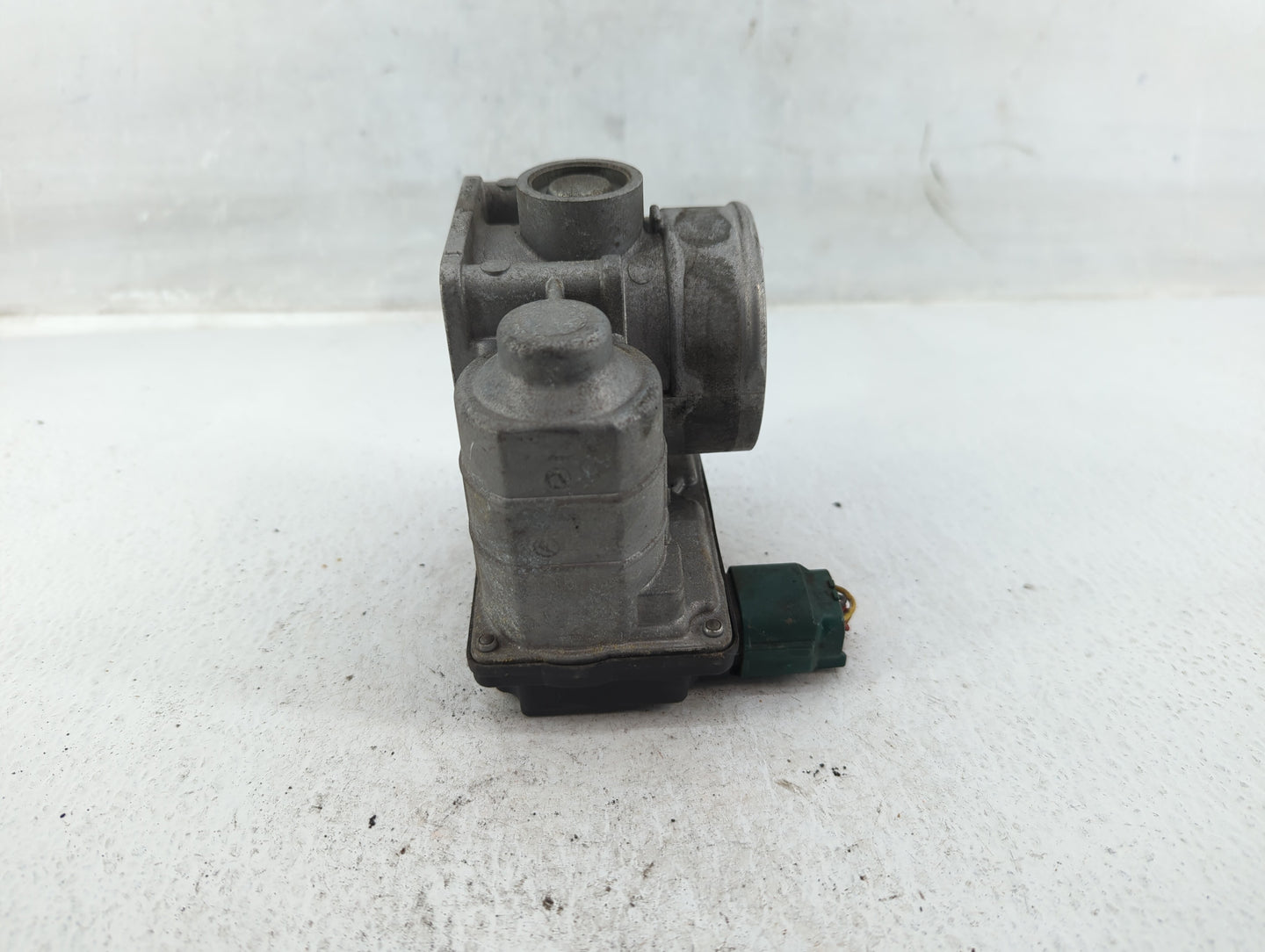 2002-2006 Nissan Altima Throttle Body Fits Fits 2002 2003 2004 2005 2006 OEM Used Auto Parts - Oemusedautoparts1.com