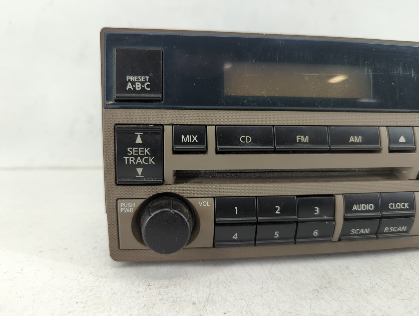 2005-2006 Nissan Altima Radio AM FM Cd Player Receiver Replacement P/N:28185 ZB00C Fits Fits 2005 2006 OEM Used Auto Parts -
