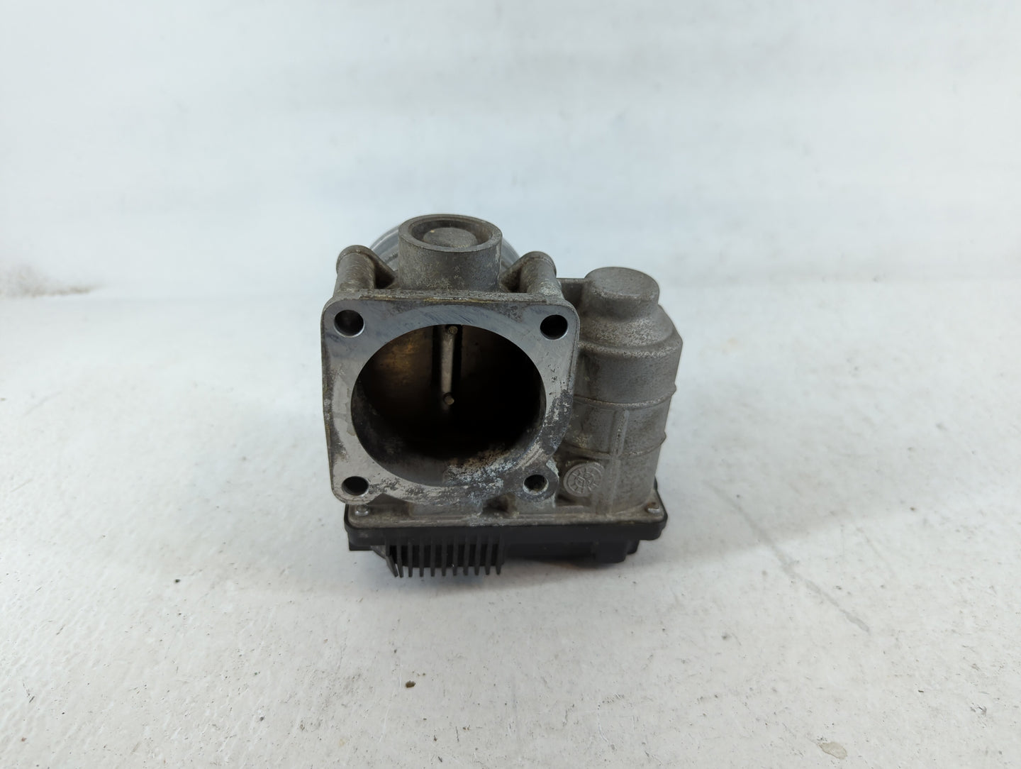 2002-2006 Nissan Altima Throttle Body P/N:RME60-06 Fits Fits 2002 2003 2004 2005 2006 OEM Used Auto Parts - Oemusedautoparts