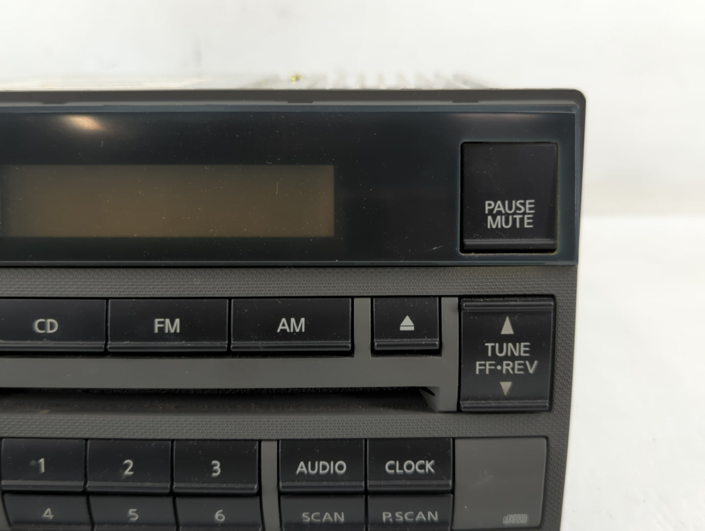 2005-2006 Nissan Altima Am Fm Cd Player Radio Receiver - Oemusedautoparts1.com