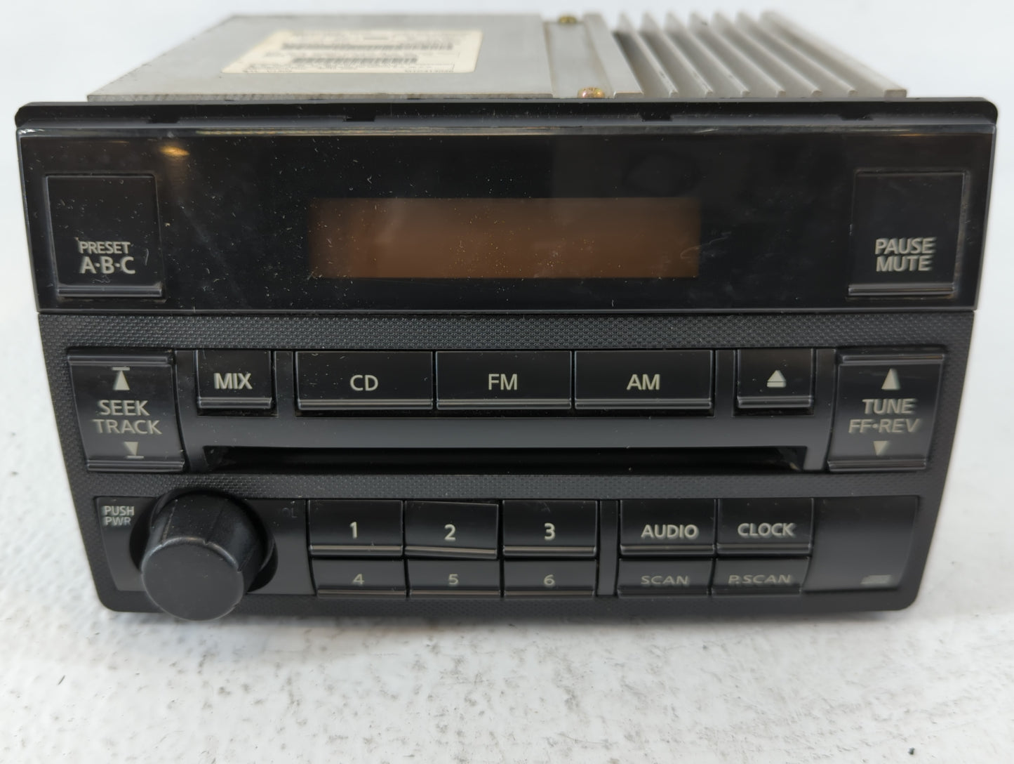 2005-2006 Nissan Altima Radio AM FM Cd Player Receiver Replacement P/N:28185 ZB00B Fits Fits 2005 2006 OEM Used Auto Parts -