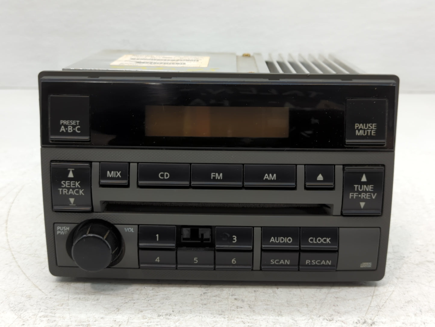 2005-2006 Nissan Altima Radio AM FM Cd Player Receiver Replacement P/N:28185 ZB00A Fits Fits 2005 2006 OEM Used Auto Parts -