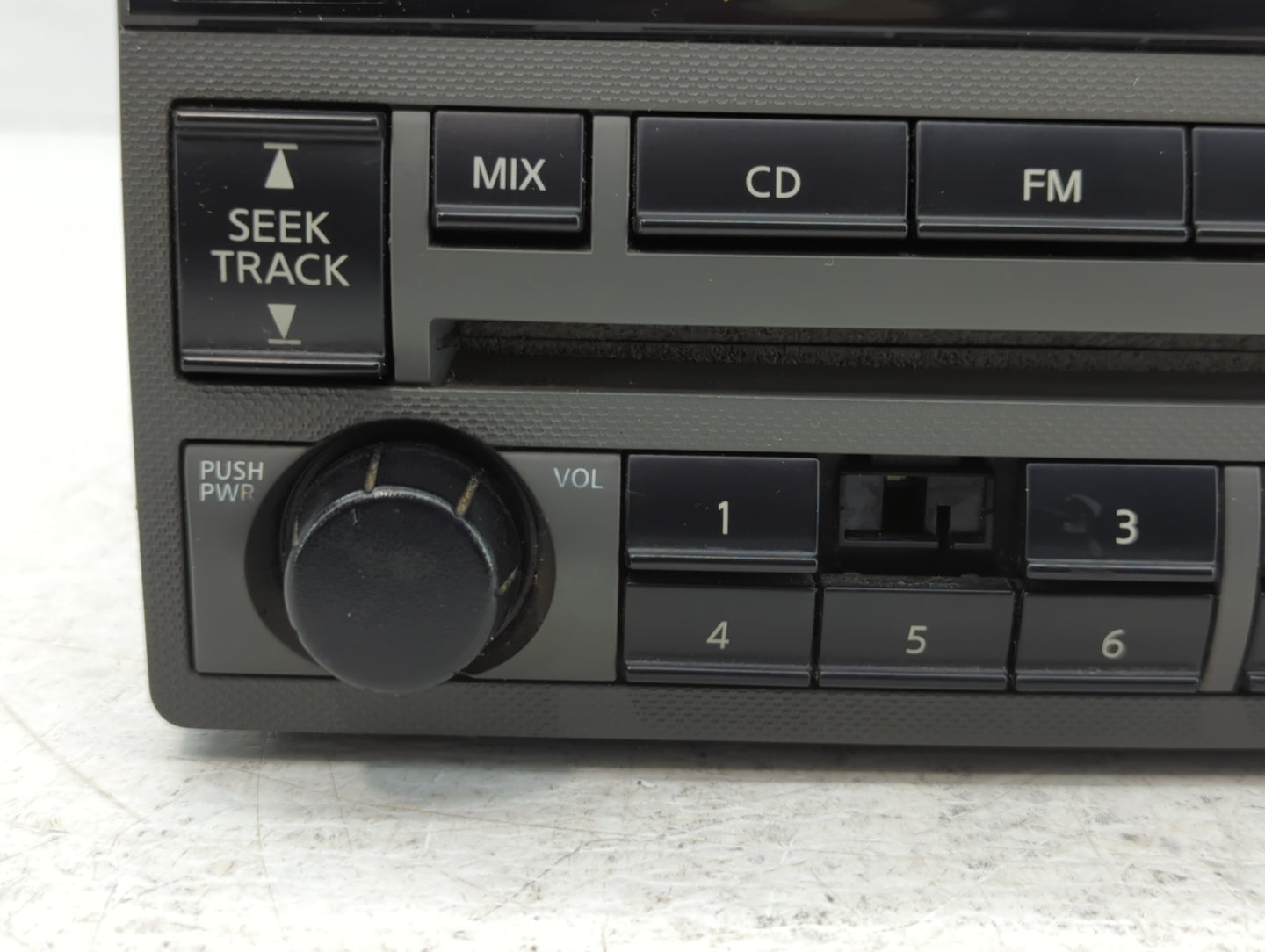 2005-2006 Nissan Altima Radio AM FM Cd Player Receiver Replacement P/N:28185 ZB00A Fits Fits 2005 2006 OEM Used Auto Parts -