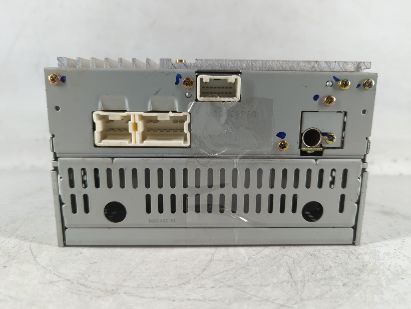 2005-2006 Nissan Altima Radio AM FM Cd Player Receiver Replacement P/N:28185 ZB00A Fits Fits 2005 2006 OEM Used Auto Parts -