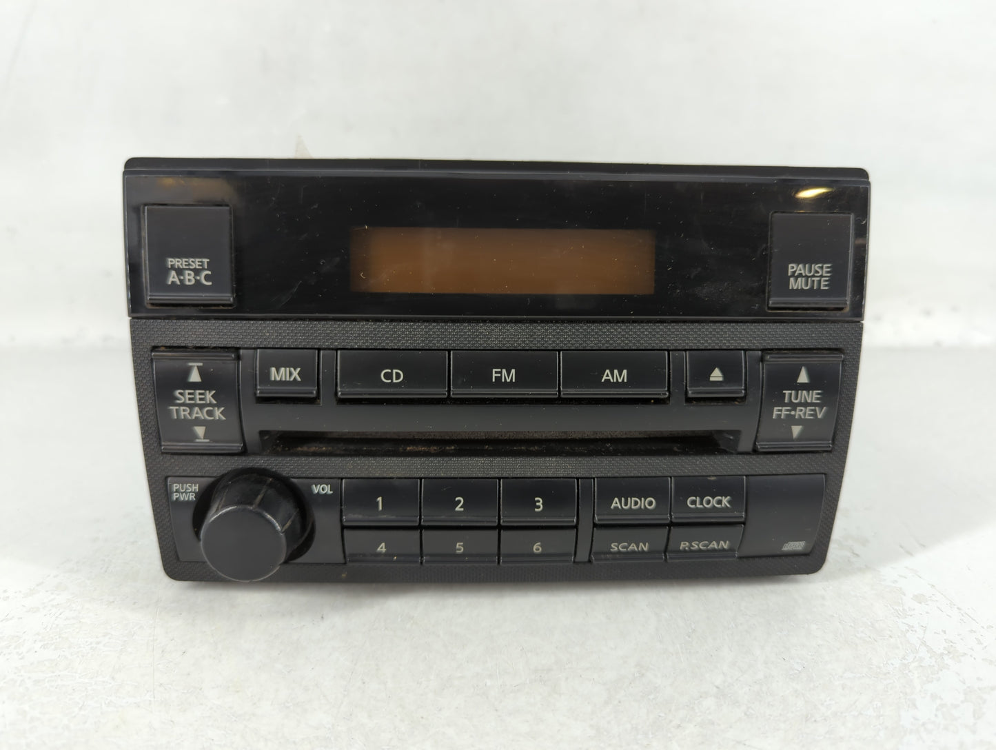 2005-2006 Nissan Altima Am Fm Cd Player Radio Receiver - Oemusedautoparts1.com