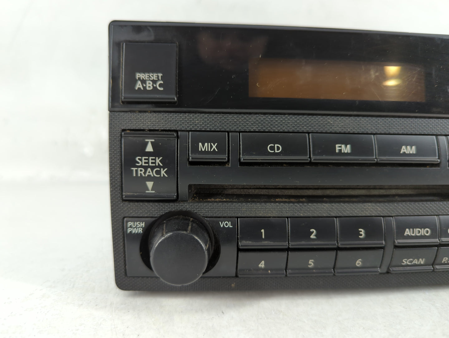 2005-2006 Nissan Altima Am Fm Cd Player Radio Receiver - Oemusedautoparts1.com
