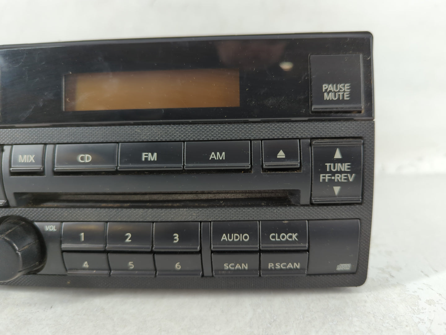 2005-2006 Nissan Altima Am Fm Cd Player Radio Receiver - Oemusedautoparts1.com