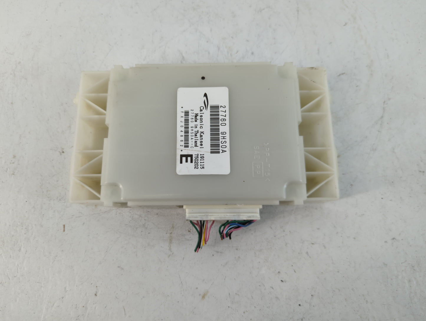 2005-2006 Nissan Altima Radio AM FM Cd Player Receiver Replacement P/N:28185 ZB300 Fits Fits 2005 2006 OEM Used Auto Parts -