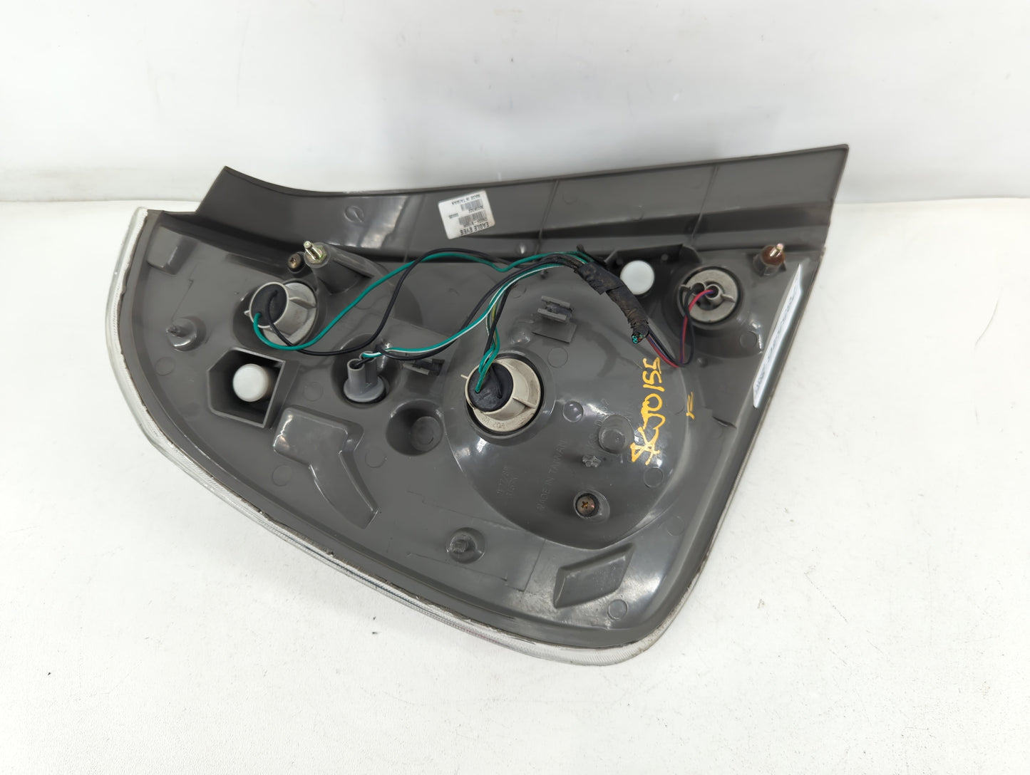 2005-2006 Nissan Altima Tail Light Assembly Passenger Right OEM P/N:30228322 DS524-B100R Fits Fits 2005 2006 OEM Used Auto P