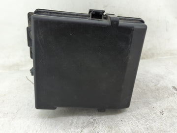 2005 Nissan Armada Fusebox Fuse Box Panel Relay Module Fits OEM Used Auto Parts - Oemusedautoparts1.com