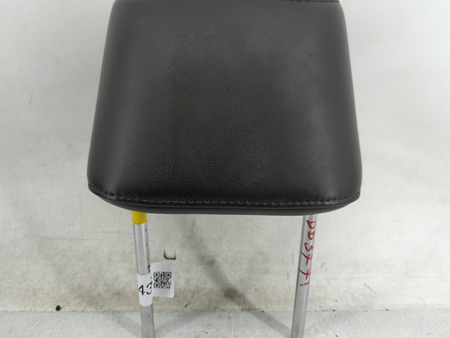 2005 Nissan Armada Headrest Head Rest Front Driver Passenger Seat Fits OEM Used Auto Parts - Oemusedautoparts1.com