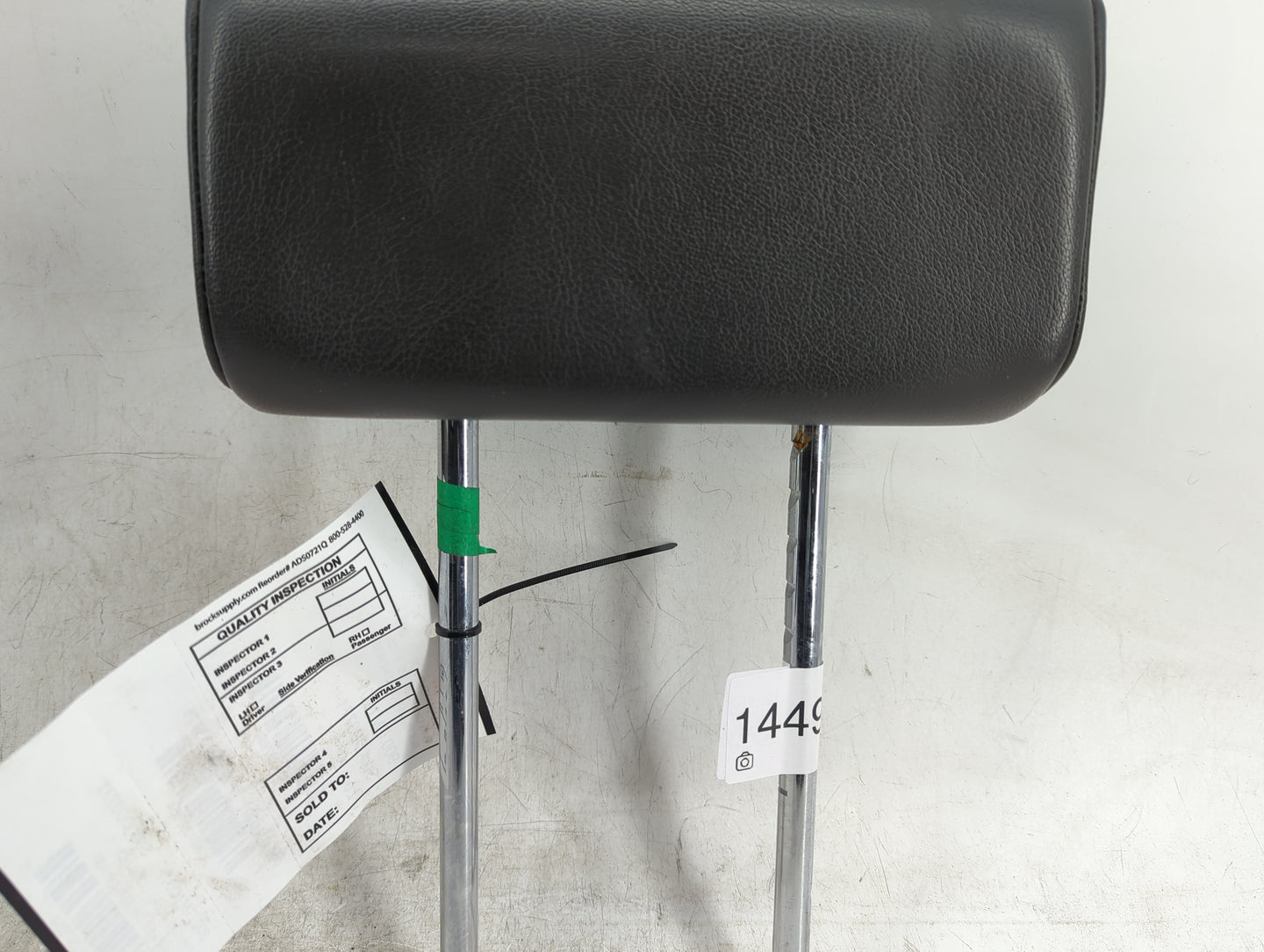 2005-2007 Nissan Armada Headrest Head Rest Rear Seat Fits Fits 2005 2006 2007 OEM Used Auto Parts - Oemusedautoparts1.com