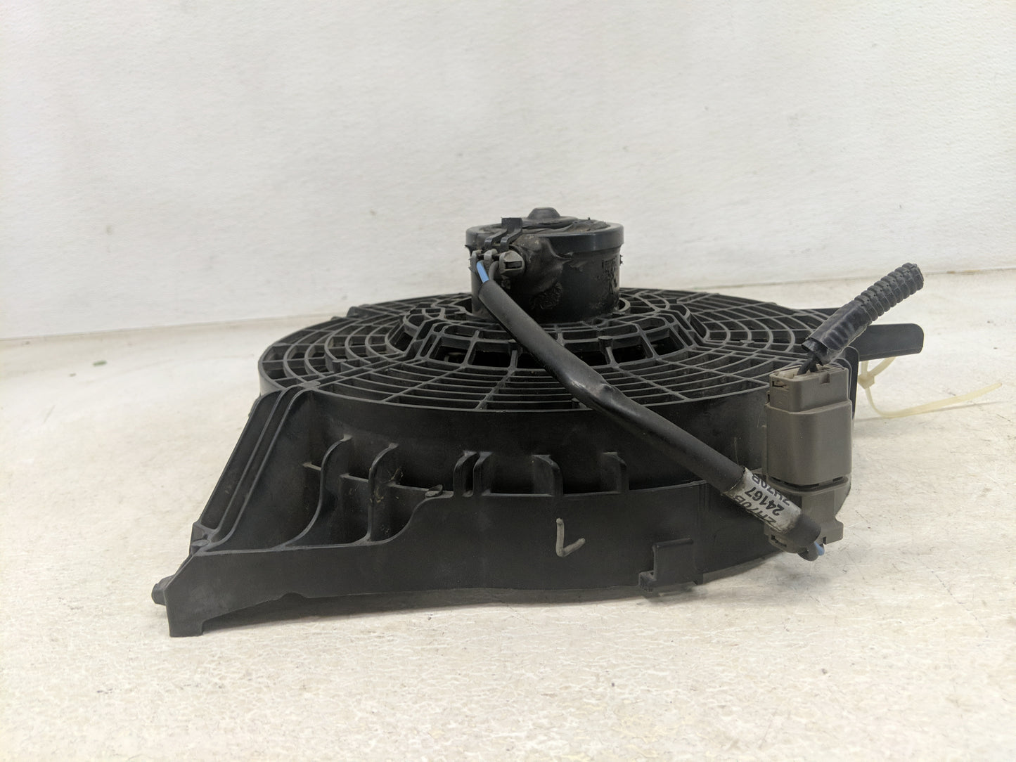 2005-2015 Nissan Armada Electric Radiator Cooling Fan Motor Assembly - Oemusedautoparts1.com